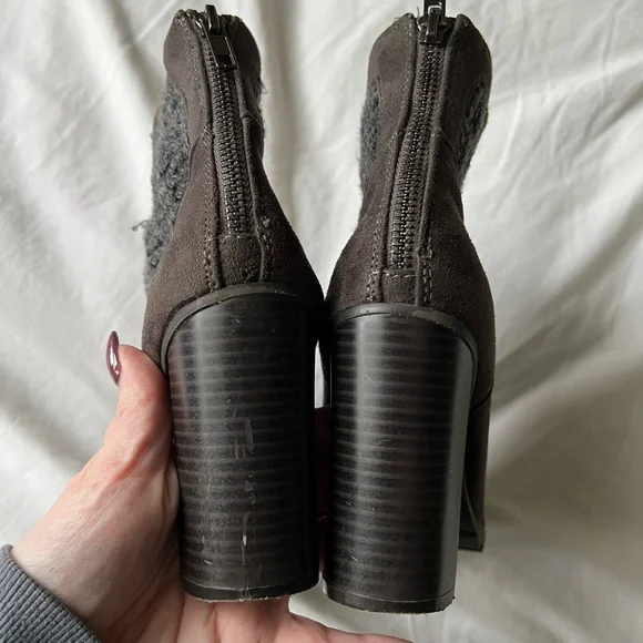 📦 Juicy Couture Brown Booties, 6.5w - Picture 2 of 6